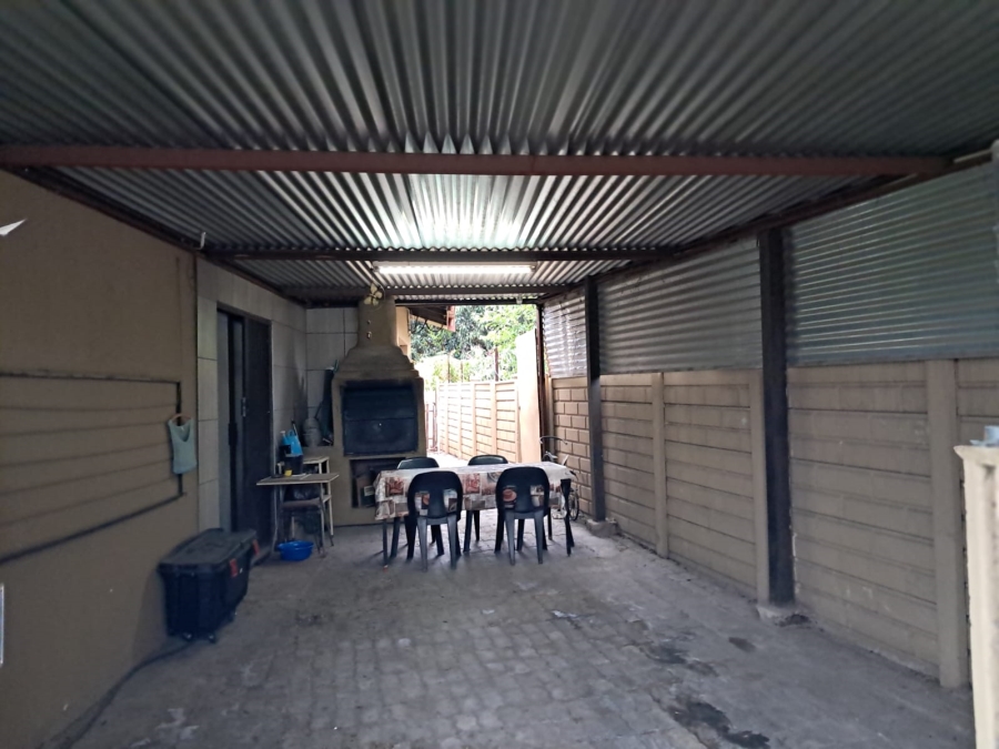 2 Bedroom Property for Sale in Oos Einde North West